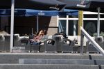 Almere 3 juli 2018
Glennis Grace met haar nieuwe vriend Levy Simon op terras.