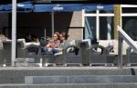 Almere 3 juli 2018
Glennis Grace met haar nieuwe vriend Levy Simon op terras.