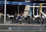 Almere 3 juli 2018
Glennis Grace met haar nieuwe vriend Levy Simon op terras.