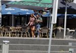 Almere 3 juli 2018
Glennis Grace met haar nieuwe vriend Levy Simon op terras.