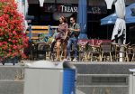 Almere 3 juli 2018
Glennis Grace met haar nieuwe vriend Levy Simon op terras.