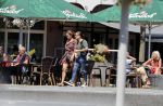 Almere 3 juli 2018
Glennis Grace met haar nieuwe vriend Levy Simon op terras.
