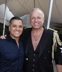 Amsterdam 6 juli 2018
Gordon viert zijn 50e verjaardag bij de Harbour Club en gaat daarna varen met de roze MS de Jordaan. Gordon met Patrick