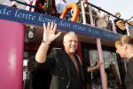Amsterdam 6 juli 2018
Gordon viert zijn 50e verjaardag bij de Harbour Club en gaat daarna varen met de roze MS de Jordaan.