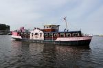 Amsterdam 6 juli 2018
Gordon viert zijn 50e verjaardag bij de Harbour Club en gaat daarna varen met de roze MS de Jordaan.