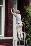 Amsterdam 12 juli 2018
Hajo Bruins aan het klussen bij zijn huis.