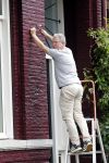 Amsterdam 12 juli 2018
Hajo Bruins aan het klussen bij zijn huis.