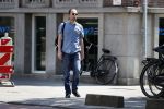 Amsterdam 4 juli 2018
Hans Teeuwen fluitend op straat.