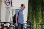 Amsterdam 4 juli 2018
Hans Teeuwen fluitend op straat.