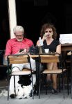 Amsterdam 11 juli 2018
Henriette Tol met haar man en hond op terras.