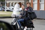 Amsterdam 21 juni 2018
Holly Brood met vriend Soy Kroon op terras en vespa scooter