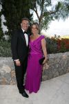 Mallorca 29 juni 2018
Iris van den Ende (1989) en Vincent Biekman (1981) zijn zaterdag 30 juni 2018 â€™sÂ middags in het huwelijk getreden, in aanwezigheid van familie en vrienden. Ze werden getrouwd door Dennis, de neef van Vincent Biekman.  
Iris en Vincent zijn twee weken geleden, op 16 juni 2018, in Amsterdam voor de wet getrouwd. 
De getuigen van Iris waren vriendin Madeline en haar broer Vincent. Voor Vincent getuigden zijn twee oudste vrienden Eli en Jermaine. 
De bruidsjurk van Iris werd ontworpen door Armani PrivÃ©. Joop en Janine v d Ende waren natuurlijk aanwezig op deze prachtige dag. Hubert Deitmers met vrouw