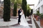 Mallorca 29 juni 2018
Iris van den Ende (1989) en Vincent Biekman (1981) zijn zaterdag 30 juni 2018 â€™sÂ middags in het huwelijk getreden, in aanwezigheid van familie en vrienden. Ze werden getrouwd door Dennis, de neef van Vincent Biekman.  
Iris en Vincent zijn twee weken geleden, op 16 juni 2018, in Amsterdam voor de wet getrouwd. 
De getuigen van Iris waren vriendin Madeline en haar broer Vincent. Voor Vincent getuigden zijn twee oudste vrienden Eli en Jermaine. 
De bruidsjurk van Iris werd ontworpen door Armani PrivÃ©. Joop en Janine v d Ende waren natuurlijk aanwezig op deze prachtige dag.