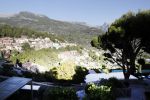 Mallorca 29 juni 2018
Iris van den Ende (1989) en Vincent Biekman (1981) zijn zaterdag 30 juni 2018 â€™sÂ middags in het huwelijk getreden, in aanwezigheid van familie en vrienden. Ze werden getrouwd door Dennis, de neef van Vincent Biekman.  
Iris en Vincent zijn twee weken geleden, op 16 juni 2018, in Amsterdam voor de wet getrouwd. 
De getuigen van Iris waren vriendin Madeline en haar broer Vincent. Voor Vincent getuigden zijn twee oudste vrienden Eli en Jermaine. 
De bruidsjurk van Iris werd ontworpen door Armani PrivÃ©. Joop en Janine v d Ende waren natuurlijk aanwezig op deze prachtige dag.