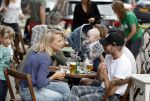 Amsterdam 13 juli 2018
Opening cafe Mimi van actrice Linde van den Heuvel en â€¦.. Hajo Bruins en Jennifer Hoffman
