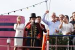 Amsterdam 6 juli 2018
Gordon viert zijn 50e verjaardag bij de Harbour Club en gaat daarna varen met de roze MS de Jordaan. John Heuckenroth