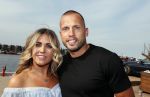 Amsterdam 6 juli 2018
Gordon viert zijn 50e verjaardag bij de Harbour Club en gaat daarna varen met de roze MS de Jordaan. Johnny Heitinga met Charlotte
