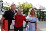 Amsterdam 6 juli 2018
Gordon viert zijn 50e verjaardag bij de Harbour Club en gaat daarna varen met de roze MS de Jordaan. Johnny Heitinga met Charlotte