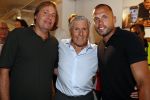 Amsterdam 7 juli 2018
Boekpresentatie Sjaak Swart bij Scheltema. Sjaak met Robbie Witschge en Johnny Heitinga