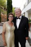 Mallorca 29 juni 2018
Iris van den Ende (1989) en Vincent Biekman (1981) zijn zaterdag 30 juni 2018 â€™sÂ middags in het huwelijk getreden, in aanwezigheid van familie en vrienden. Ze werden getrouwd door Dennis, de neef van Vincent Biekman.  
Iris en Vincent zijn twee weken geleden, op 16 juni 2018, in Amsterdam voor de wet getrouwd. 
De getuigen van Iris waren vriendin Madeline en haar broer Vincent. Voor Vincent getuigden zijn twee oudste vrienden Eli en Jermaine. 
De bruidsjurk van Iris werd ontworpen door Armani PrivÃ©. Joop en Janine v d Ende waren natuurlijk aanwezig op deze prachtige dag.