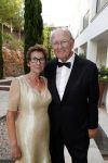 Mallorca 29 juni 2018
Iris van den Ende (1989) en Vincent Biekman (1981) zijn zaterdag 30 juni 2018 â€™sÂ middags in het huwelijk getreden, in aanwezigheid van familie en vrienden. Ze werden getrouwd door Dennis, de neef van Vincent Biekman.  
Iris en Vincent zijn twee weken geleden, op 16 juni 2018, in Amsterdam voor de wet getrouwd. 
De getuigen van Iris waren vriendin Madeline en haar broer Vincent. Voor Vincent getuigden zijn twee oudste vrienden Eli en Jermaine. 
De bruidsjurk van Iris werd ontworpen door Armani PrivÃ©. Joop en Janine v d Ende waren natuurlijk aanwezig op deze prachtige dag.