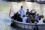 Amsterdam 29 juni 2018
Forum voor Democratie van Thierry Baudet varen met relaties door de grachten van Amsterdam . oa aanwezig Matthijs Albers Jort kelder (met eigen boot) Alwien Tulner Mat Herben Theo Hiddema en Ebru Umar.