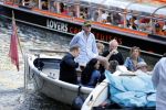 Amsterdam 29 juni 2018
Forum voor Democratie van Thierry Baudet varen met relaties door de grachten van Amsterdam . oa aanwezig Matthijs Albers Jort kelder (met eigen boot) Alwien Tulner Mat Herben Theo Hiddema en Ebru Umar.