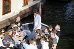 Amsterdam 29 juni 2018
Forum voor Democratie van Thierry Baudet varen met relaties door de grachten van Amsterdam . oa aanwezig Matthijs Albers Jort kelder (met eigen boot) Alwien Tulner Mat Herben Theo Hiddema en Ebru Umar.