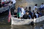 Amsterdam 29 juni 2018
Forum voor Democratie van Thierry Baudet varen met relaties door de grachten van Amsterdam . oa aanwezig Matthijs Albers Jort kelder (met eigen boot) Alwien Tulner Mat Herben Theo Hiddema en Ebru Umar.