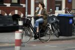 Amsterdam 9 juli 2018
Kim v Kooten met een soepje op de fiets.