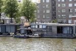 Amsterdam 27 juli 2018
Woonark van Kluun ( Raymond v d Klundert) woonboot.