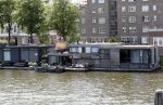 Amsterdam 27 juli 2018
Woonark van Kluun ( Raymond v d Klundert) woonboot.