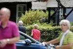 Maarssen Blaricum 7 juli 2018
Berend Boudewijn gaat wandelen bij de Maarsenveense Plassen en daarna rijdt hij naar het Ter Gooi ziekenhuis waar hij zijn vrouw Martine Bijl ophaalt. Daarna gaan ze lunchen bij restaurant de Goede Gooijer.