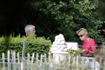 Maarssen Blaricum 7 juli 2018
Berend Boudewijn gaat wandelen bij de Maarsenveense Plassen en daarna rijdt hij naar het Ter Gooi ziekenhuis waar hij zijn vrouw Martine Bijl ophaalt. Daarna gaan ze lunchen bij restaurant de Goede Gooijer.