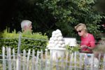 Maarssen Blaricum 7 juli 2018
Berend Boudewijn gaat wandelen bij de Maarsenveense Plassen en daarna rijdt hij naar het Ter Gooi ziekenhuis waar hij zijn vrouw Martine Bijl ophaalt. Daarna gaan ze lunchen bij restaurant de Goede Gooijer.