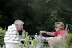 Maarssen Blaricum 7 juli 2018
Berend Boudewijn gaat wandelen bij de Maarsenveense Plassen en daarna rijdt hij naar het Ter Gooi ziekenhuis waar hij zijn vrouw Martine Bijl ophaalt. Daarna gaan ze lunchen bij restaurant de Goede Gooijer.