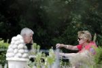 Maarssen Blaricum 7 juli 2018
Berend Boudewijn gaat wandelen bij de Maarsenveense Plassen en daarna rijdt hij naar het Ter Gooi ziekenhuis waar hij zijn vrouw Martine Bijl ophaalt. Daarna gaan ze lunchen bij restaurant de Goede Gooijer.