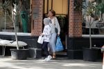 Amsterdam 14 juli 2018
Neelie Kroes aan het winkelen met haar kleindochter.