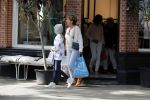 Amsterdam 14 juli 2018
Neelie Kroes aan het winkelen met haar kleindochter.