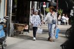 Amsterdam 14 juli 2018
Neelie Kroes aan het winkelen met haar kleindochter.
