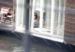 Amsterdam 12 juli 2018
Noortje Herlaar zwanger bij haar woonboot/woonark.