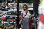 Amsterdam 12 juli 2018
Noortje Herlaar zwanger bij haar woonboot/woonark.