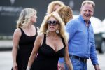 Amsterdam 6 juli 2018
Gordon viert zijn 50e verjaardag bij de Harbour Club en gaat daarna varen met de roze MS de Jordaan. Patricia Paay met haar man Robert
