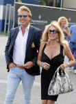 Amsterdam 6 juli 2018
Gordon viert zijn 50e verjaardag bij de Harbour Club en gaat daarna varen met de roze MS de Jordaan. Patricia Paay met haar man Robert