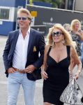 Amsterdam 6 juli 2018
Gordon viert zijn 50e verjaardag bij de Harbour Club en gaat daarna varen met de roze MS de Jordaan. Patricia Paay met haar man Robert