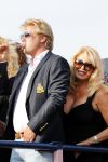 Amsterdam 6 juli 2018
Gordon viert zijn 50e verjaardag bij de Harbour Club en gaat daarna varen met de roze MS de Jordaan. Patricia Paay met haar man Robert