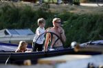 Amsterdam 23 juli 2018
Prins Bernhard jr aan het varen met zijn waterdream en 2 kinderen van hem.