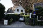 Hilversum 29 juni 2018
Mabel Wisse Smit heeft voor haar moeder een huis gekocht naast de begraafplaats in Hilversum.
