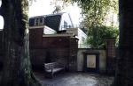 Hilversum 29 juni 2018
Mabel Wisse Smit heeft voor haar moeder een huis gekocht naast de begraafplaats in Hilversum.
