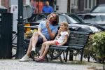 Amsterdam 18 juli 2018
Rob v d Wouw eet met zijn dochter een ijsje